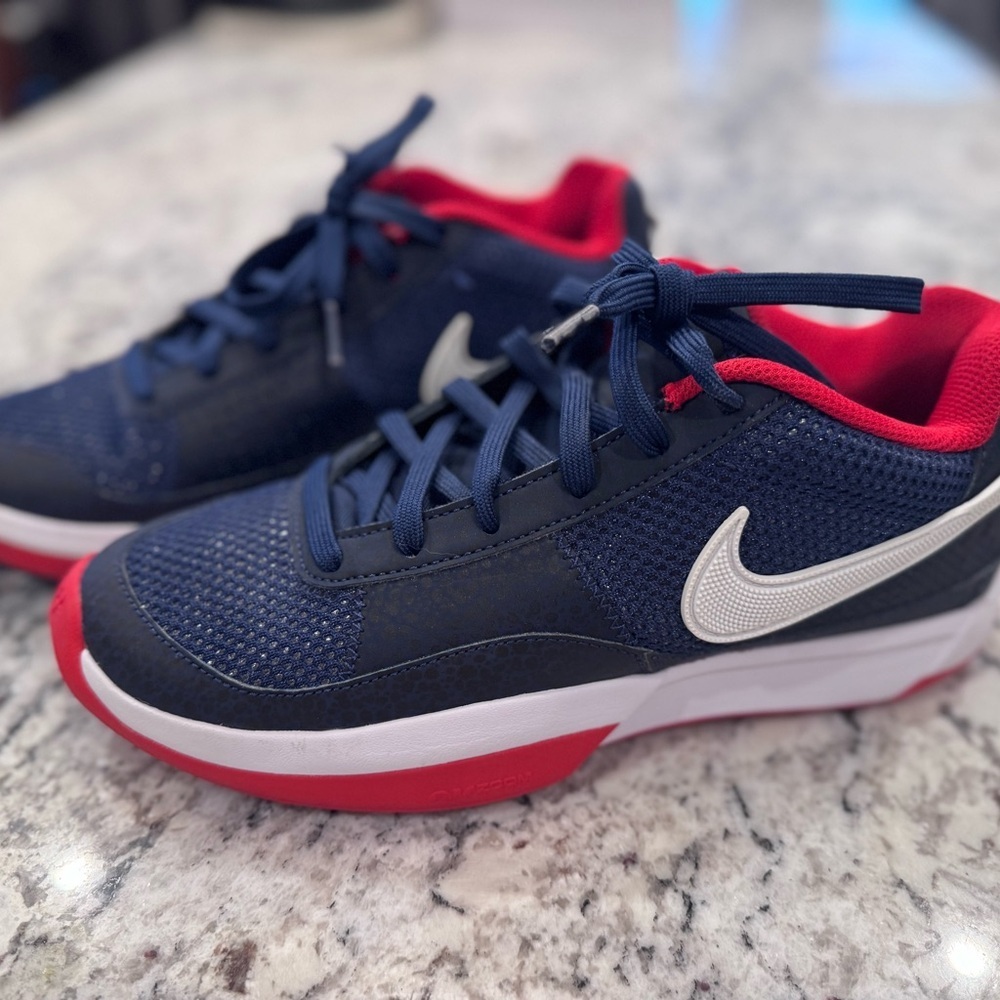 Nike Court Training Shoes Men’s 8 Navy Red | Air Cushion - Picture 2 of 8